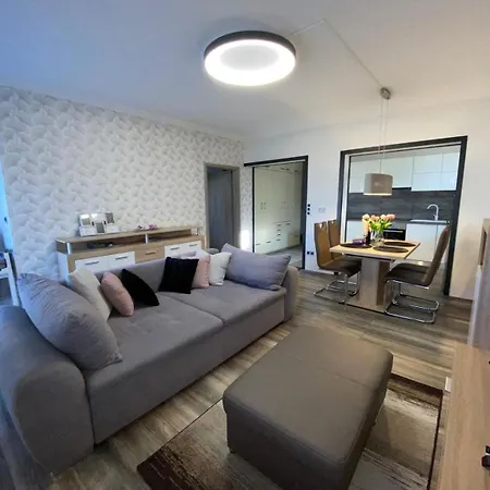 Mira * ヘーヴィーズ